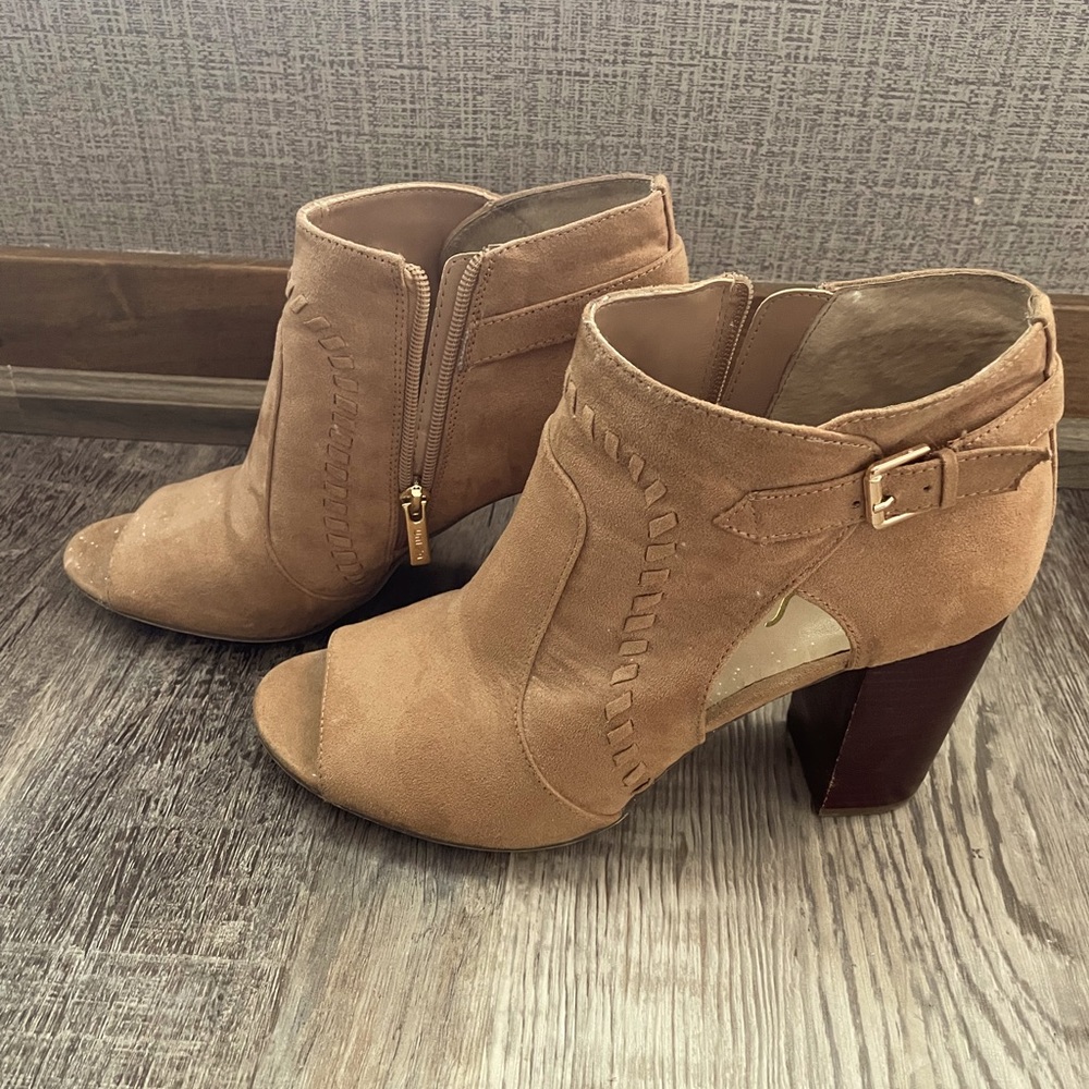 Good condition Unisa brand  heels